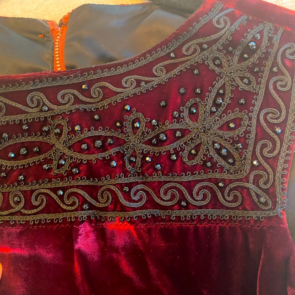 Dark burgundy velvet vintage dress. Lux & gorgeous.